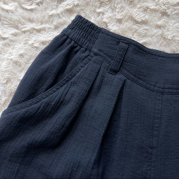 Vintage 90s black cotton gauze pleat front longline pull-on mom shorts LizWear S - Picture 7 of 17